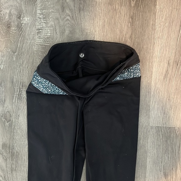 Reversible Lululemon leggings - Picture 2 of 3